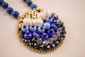 Alternative view of Collana Doris blu elettrico