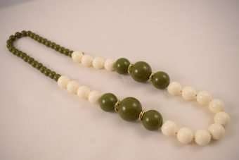 Alternative view of Collana Nunzia verde oliva-crema