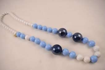 Alternative view of Collana Nunzia celeste-blu-bianca
