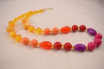 Alternative view of Collana Lola multicolore giallo, arancione, viola rosso e fucsia