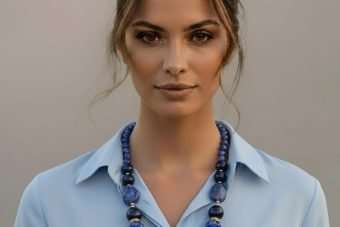 Alternative view of Collana Eduice blu cobalto
