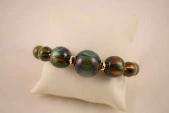 Alternative view of Bracciale Gaia verde con sfumature arancio ambrato