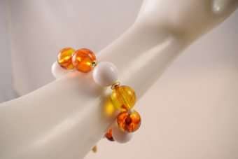 Alternative view of Bracciale Fiamma bianco-ambra