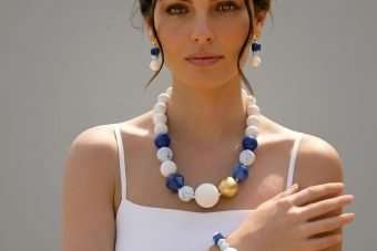 Collana Fiammetta bianca-blu-bianca screziata di celeste