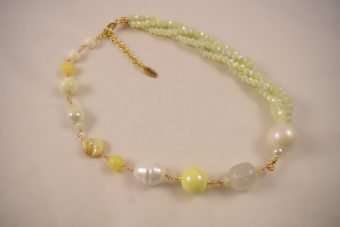 Alternative view of Collana Maddy giallo burro-bianco perla