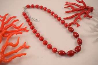 Alternative view of Collana Rossa rossa