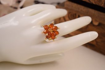Alternative view of Anello Eva ambra