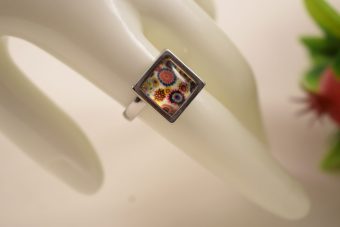 Alternative view of Anello Fantasy bianco fantasia