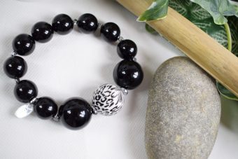Alternative view of Bracciale Laura animalier nero-bianco