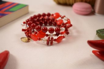 Alternative view of Bracciale Luna rosso