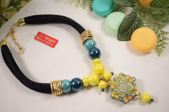 Alternative view of Collana Megan tamburello fiori