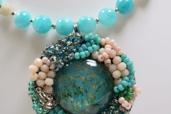 Alternative view of Collana Vita