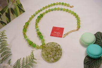 Alternative view of Collana Annetta verde acido