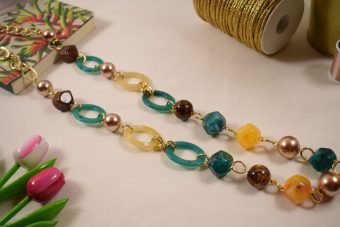 Alternative view of Collana Milù verde-bianco crema-marrone-giallo-dorato