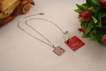 Collana Fantasy lunga bianca fantasia