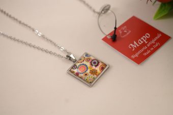 Alternative view of Collana Fantasy lunga bianca fantasia