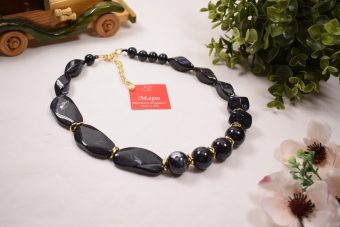 Alternative view of Collana Lauretta nera