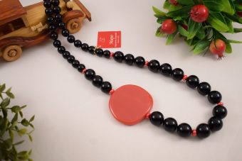 Alternative view of Collana Lina rosso corallo-nero
