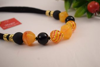 Alternative view of Collana Betty giallo-nero