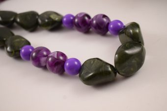Alternative view of Collana Lola verde-viola