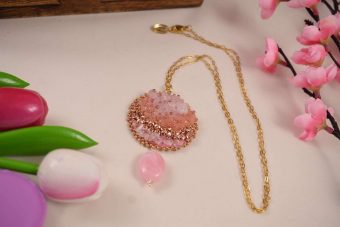 Alternative view of Collana Doris lunga rosa