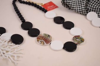 Alternative view of Collana Patty bianco-nera