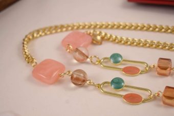 Alternative view of Collana Mael rosa pesca