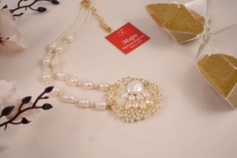 Alternative view of Collana Doris bianco perla