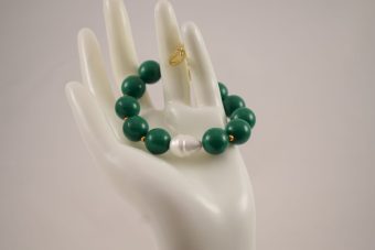 Alternative view of Bracciale Cristina verde
